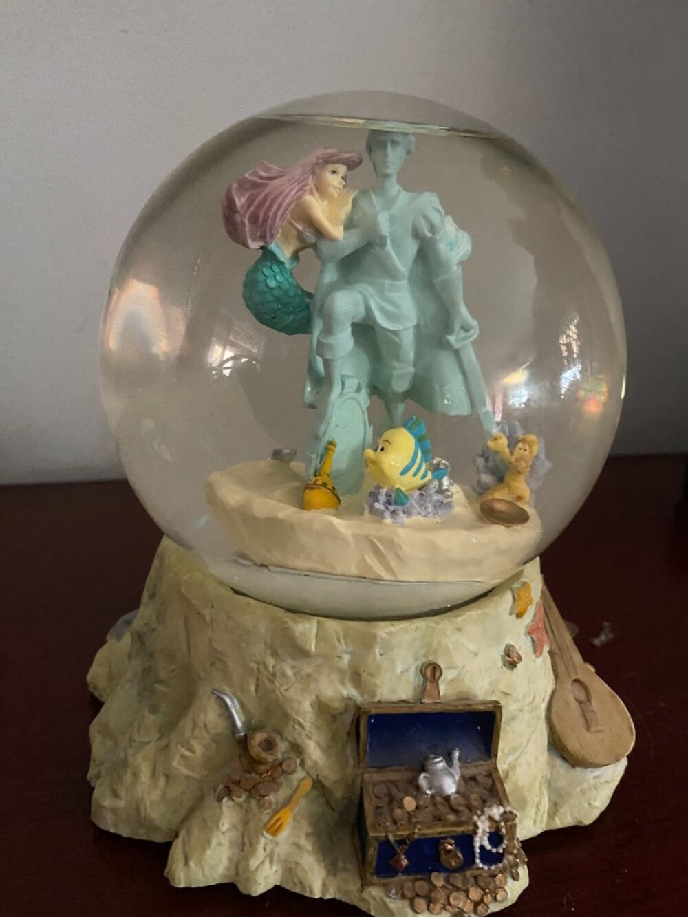 The Disney Little Mermaid Ariel PART OF YOUR WORLD Musical Music Box Snow Globe